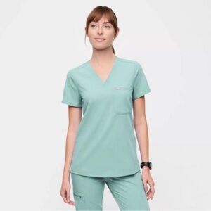 FIGS good condition women's Seaglass Catarina™ - One-Pocket Scrub Top - XL